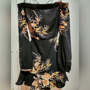 Off‎ shoulder mini dress